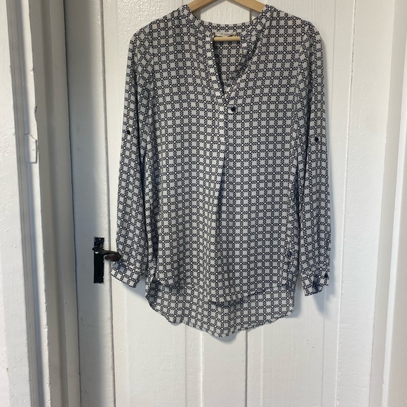 Pleione Tops - Pleione high low xs black and white blouse